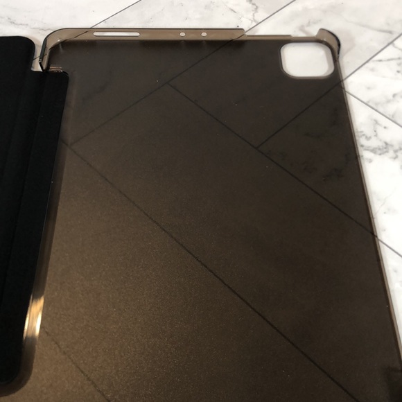 NWT iPad Cover Case 10.8" for iPad Pro 11 Black New With Tags - Picture 3 of 7